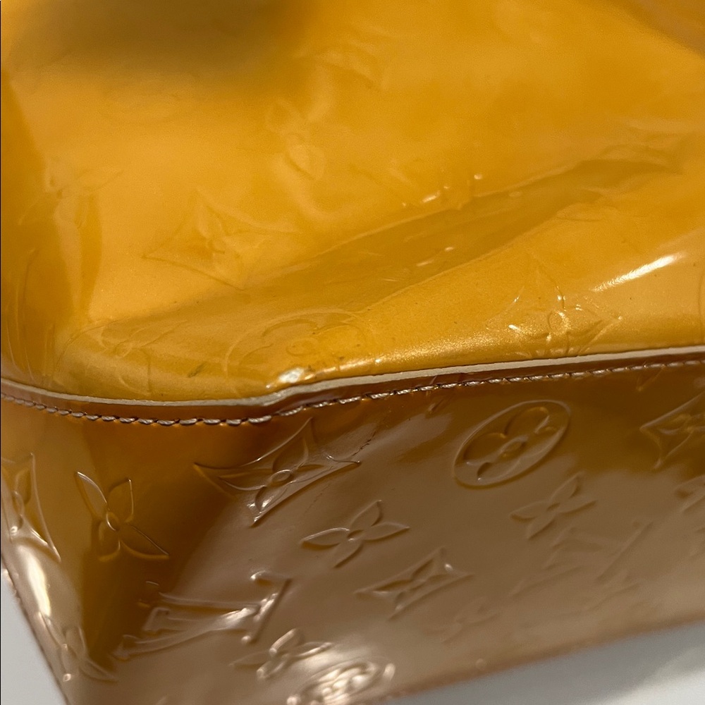 Louis Vuitton LV Vintage Yellow Vernis Reade MM Tote Bag with COA - Picture 15 of 17